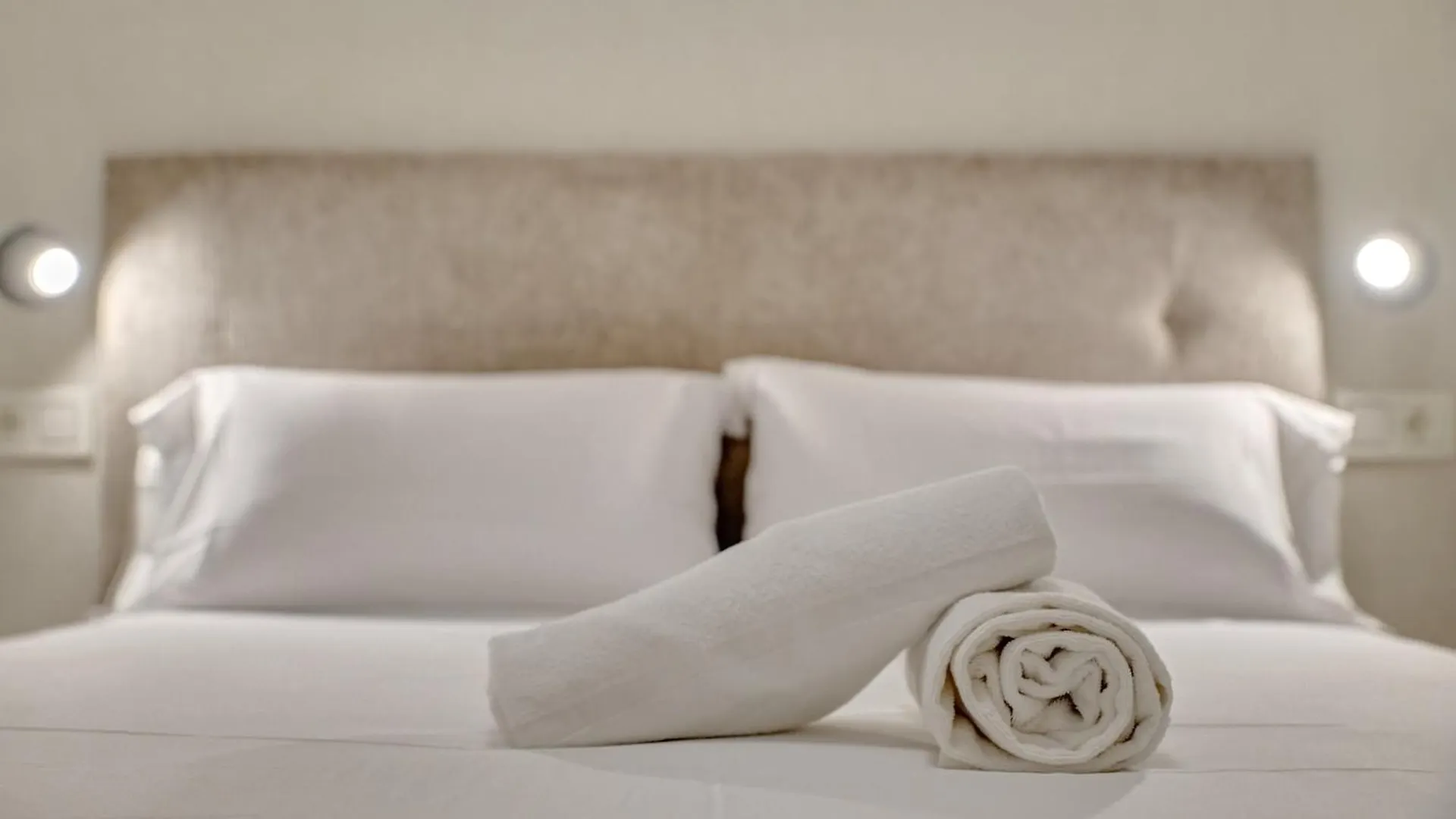 Apartamentos Panda By Clabao Pamplona Spain